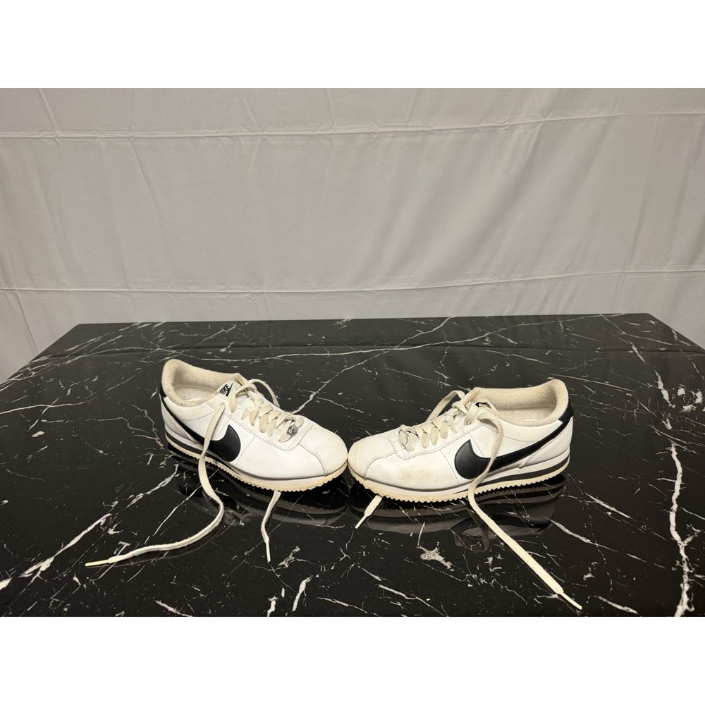 Nike Cortez Men Size 9.5 Basic Leather White Black / Sneakers 819719-100 - Picture 2 of 7